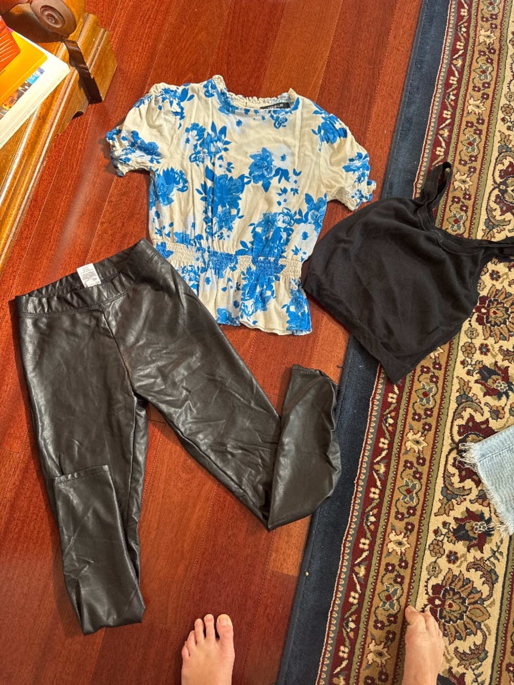 Wemons outfit check xs